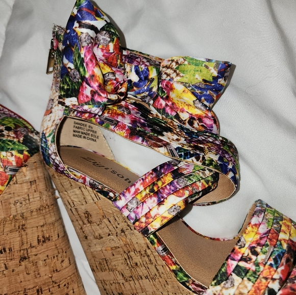 Size 6.5 ZigiSoho High Heel Sandals - Picture 9 of 10